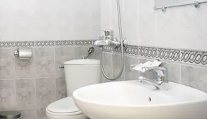 ALPHA family HOTEL - Bathroom