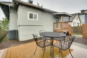 2 Mi to Lumen Field! 2nd-floor Apartment w/ Deck - Innvendig