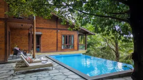 amã Stays & Trails - Iris Villa, Kozhikode - Piscine