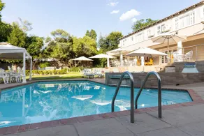 Dikalo Highston - Piscina