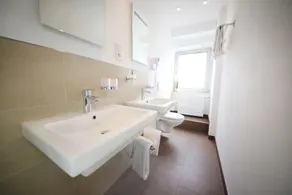 Hotel Europa Offenbach - Bathroom