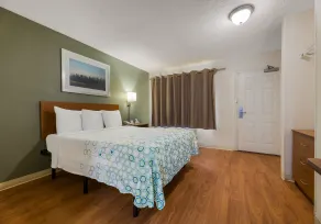 HomeTowne Studios by Red Roof Orlando - UCF Area - Room