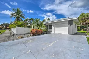 Remodeled Naples Getaway w/ Pool ~ 1 Mi to Beach! - Interiør