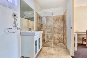 Wintersun Motel - Bathroom