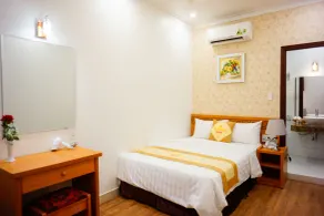 NỮ HOÀNG HOTEL - Room