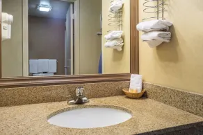 Days Inn by Wyndham Westminster - Salle de bain