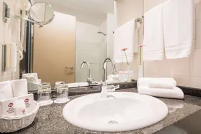 Best Western Plus Hotel Am Schlossberg - Bathroom