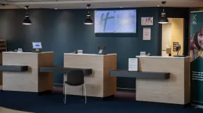 Holiday Inn Express London Stansted Airport by IHG - Recepción