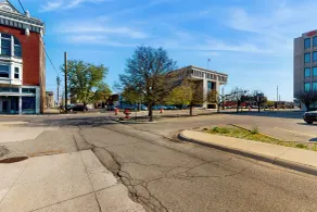 'downtown Delight' w/ Patio! 1 Mi to Ball State - Interior