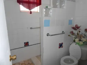 JO J'S Hostel - Badezimmer