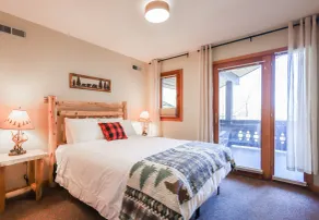 Outland Chalet & Suites Great Smoky Mountains - Værelse