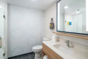 Tru by Hilton Savannah Airport - Salle de bain
