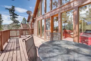 Angel Fire Cabin w/ Deck: Hike, Golf & Cool Off! - Intérieur