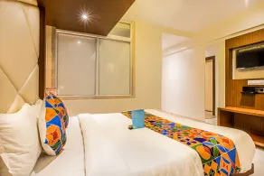 FabHotel Spring Inn - Nr Borivali Station - Room