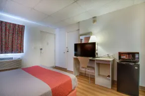 Motel 6-Salina, KS - Chambre