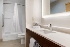 Holiday Inn Express & Suites Harrison by IHG - Chambre