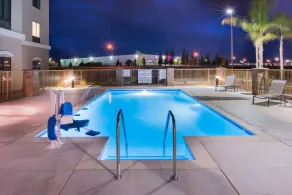 Holiday Inn Express & Suites Bakersfield Airport by IHG - Piscine