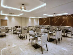 Red Tullip Md Valley Resort & Spa - Luxury Resort With Swimming Pool, Udaipur - Restaurant