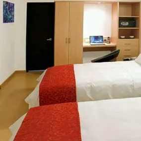 Hotel TuKasa Inn - Room