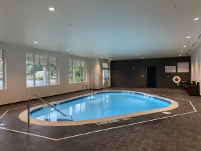 voco Saranac Lake NY - Waterfront by IHG - Piscine