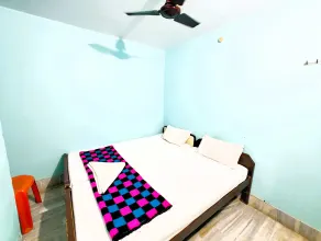 Goroomgo Teerth Guest House Near Kashi Vishwanath Temple Varanasi - Room