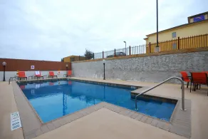 Holiday Inn Express & Suites Gonzales by IHG - Piscine