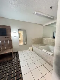 Country Hearth Inn & Suites Augusta - Room