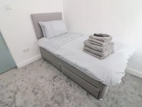 2 Brook Street - Room