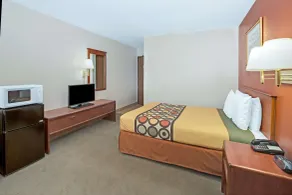 Super 8 by Wyndham Crystal Lake - Chambre