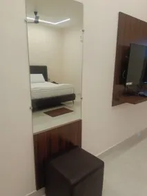 Hotel Surya Grand - Chambre