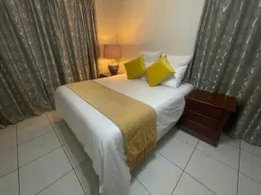 Spacious 4BR Home Pool Balconies Krantzkloof - Rum