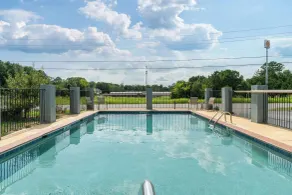 Quality Inn Adairsville-Calhoun South - Piscina