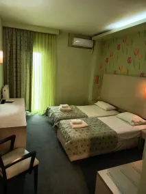 Hotel Assembly - Rom