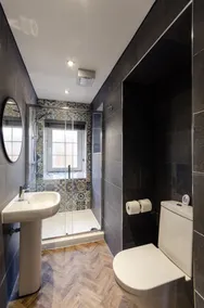 Sweeney Motherwell - Baño