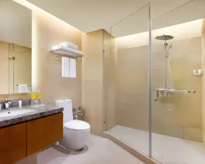 Holiday Inn & Suites Jakarta Gajah Mada by IHG - Badrum