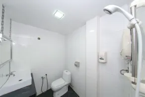OYO 89650 Inn Hotel - Badezimmer