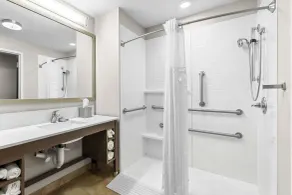 Best Western Plus Bolivar Hotel & Suites - Banheiro