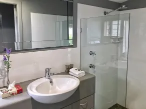 Sacred Mountain Retreat - Baño