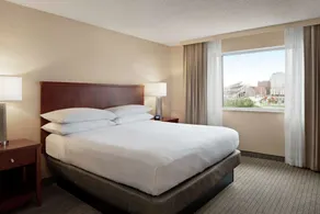 Embassy Suites by Hilton Cincinnati RiverCenter - Chambre