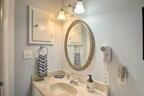 Wintergreen Resort Mountain Condo w/ Pool Access! - Badeværelse