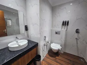 HOTEL ELARA - Bagno