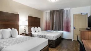Downtown Hollywood Gardens Inn & Suites - Chambre