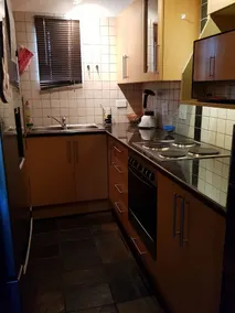 Six Valk Avenue Guest House - Room