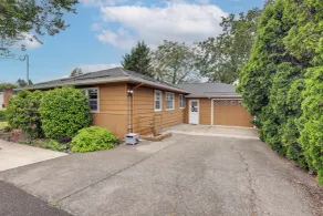 Unique Unit w/ Patio & Grill in Portland Area! - Innenbereich