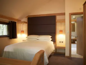 Beddgelert Cabins, Snowdonia - Forest Holidays - Chambre