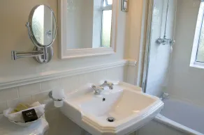 Alderley Edge Hotel - Bathroom