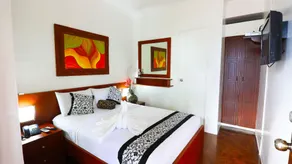 Luljettas Place Garden Suites - Room