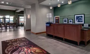 Hampton Inn and Suites Astoria - Réception