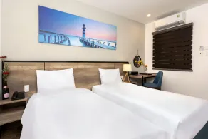 TITAN HOTEL - Formerly known as Golden Lotus Central Hotel - Chambre
