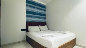 Palm Breeze Hotel - Colaba - Room